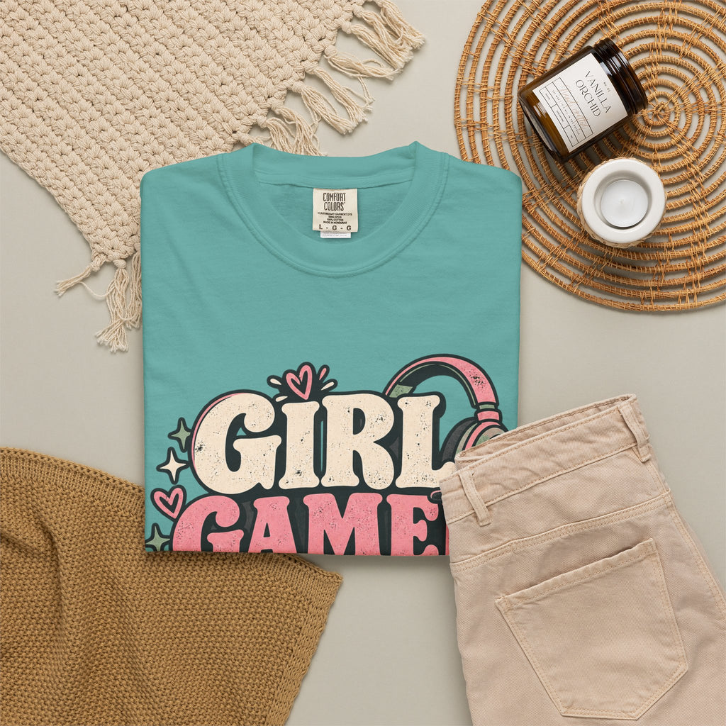 Girl Gamer Cute Chaotic & Carrying the Team | Retro Gaming T-Shirt